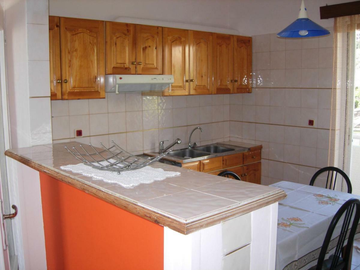 B1 Apt Mytilini Buitenkant foto